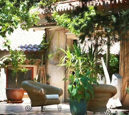 Mas De L'Ermitage Bed & Breakfast Lattes Exterior photo